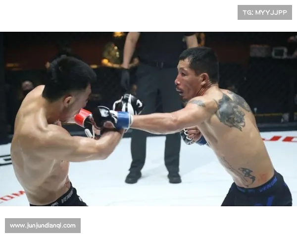 金腰带背后的兄弟情深 WKG往届冠军探望因伤退赛的师弟